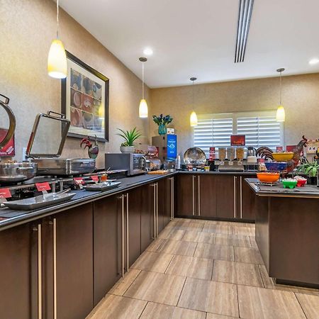Best Western Plus Lytle Inn And Suites Eksteriør billede