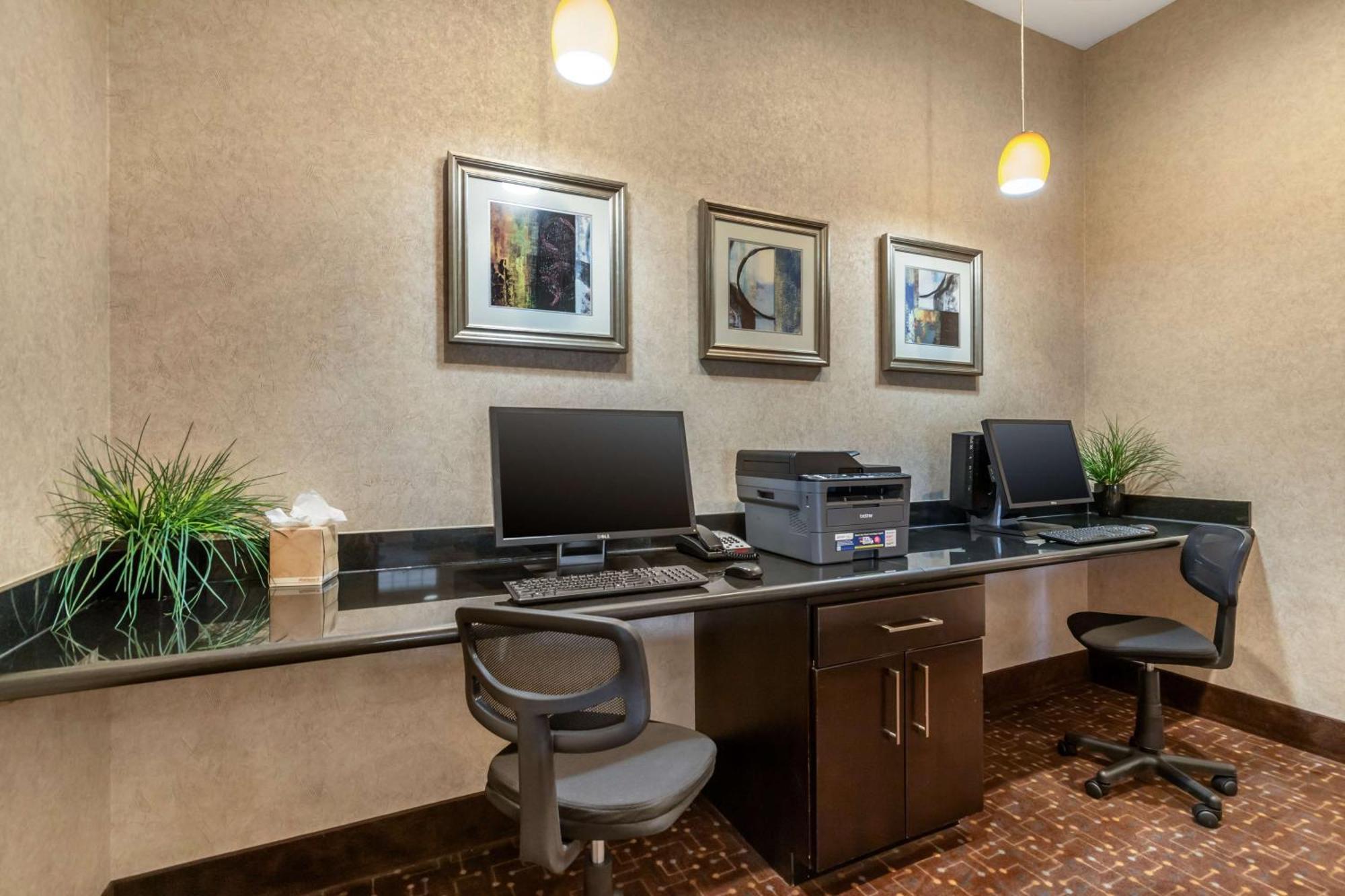 Best Western Plus Lytle Inn And Suites Eksteriør billede