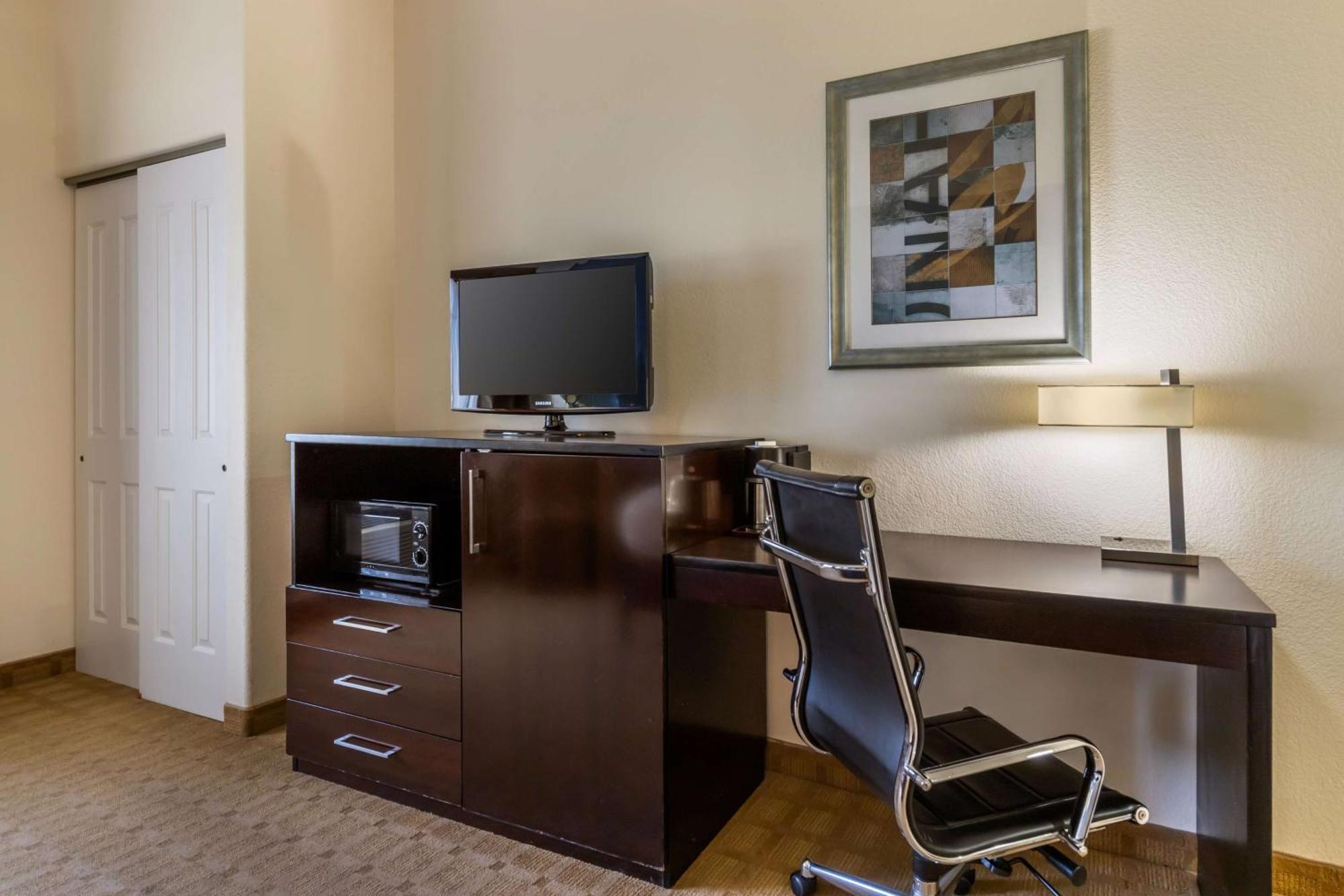 Best Western Plus Lytle Inn And Suites Eksteriør billede