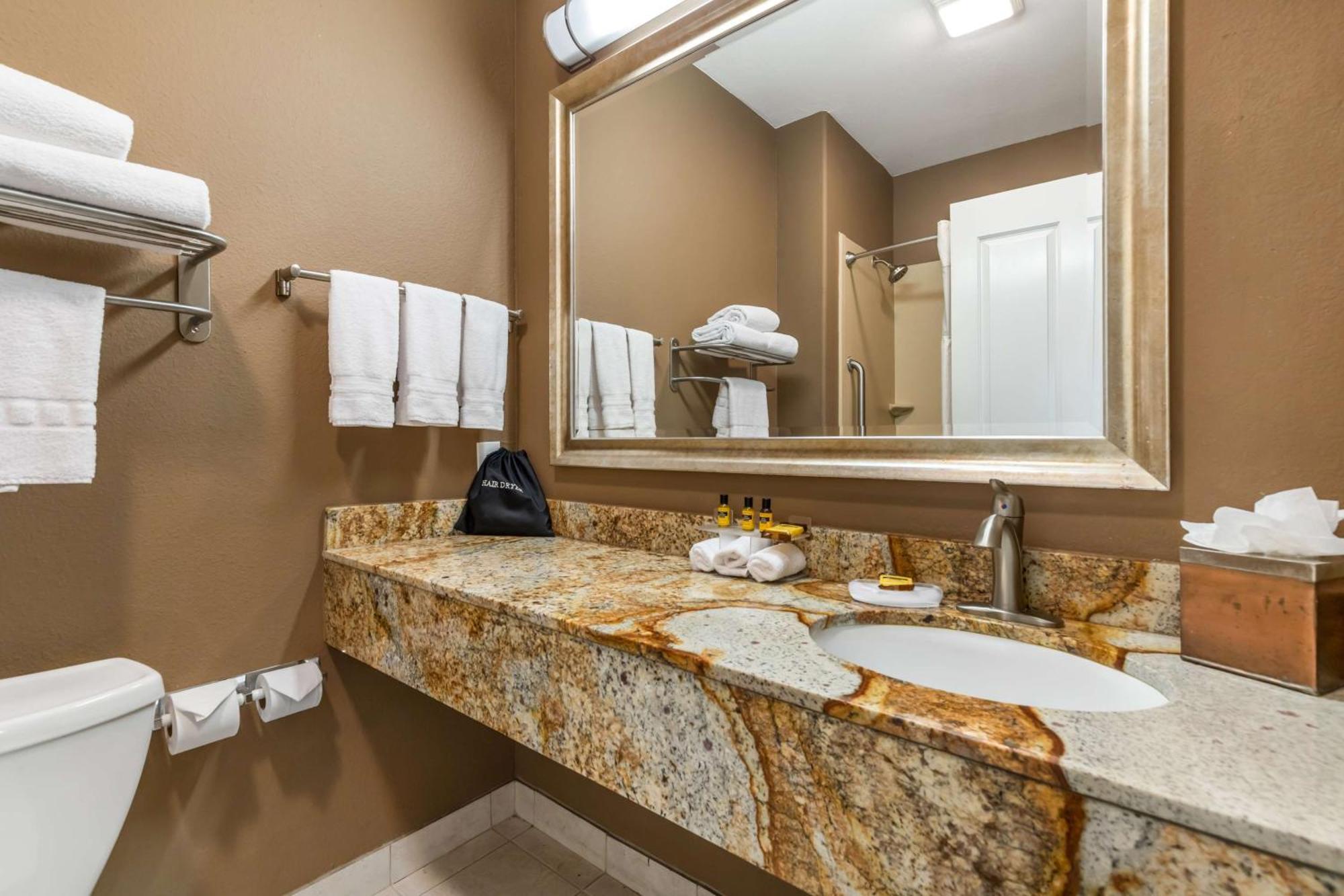 Best Western Plus Lytle Inn And Suites Eksteriør billede